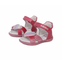 D.D.Step pink ezüst csillogó csillagokkal elől egy tépőzárral amin egy szivecske van Kislány szandál nagyon csinos  kényelmes keskeny lábra is ajánlott D.D.Step pink ezüst csillogó csillagokkal elől egy tépőzárral amin egy szivecske van Kislány szandál nagyon csinos  kényelmes keskeny lábra is ajánlott