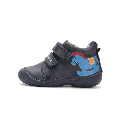 D.D.Step Kisfiú Első lépés Zárt cipő hintalóval #S015-52617